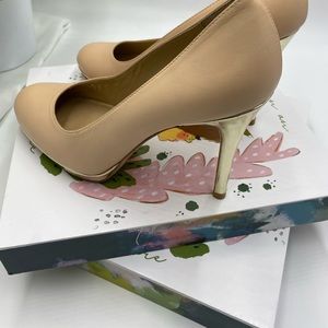 Stuart Weitzman Adobe Nude round toe leather pumps